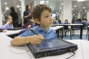 Μελέτη ΟΟΣΑ για την εκπαίδευση στην Ελλάδα: Περιορισμένη η ενσωμάτωση των ψηφιακών εργαλείων