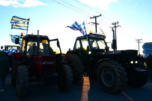 Ένα βήμα πίσω οι αγρότες για να ανοίξει ο διάλογος στο Μαξίμου