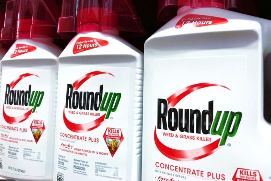 Roundup: Ξεκινά η δικαστική μάχη η μάχη για το πιο αμφιλεγόμενο ζιζανιοκτόνο