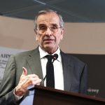 Ο Σαμαράς «χτίζει» υπερκομματικό ρόλο και κρατά για μετά την ανακοίνωση κόμματος