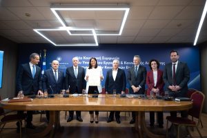 Η κυβέρνηση ξαναγράφει τον χάρτη των συλλογικών συμβάσεων εργασίας