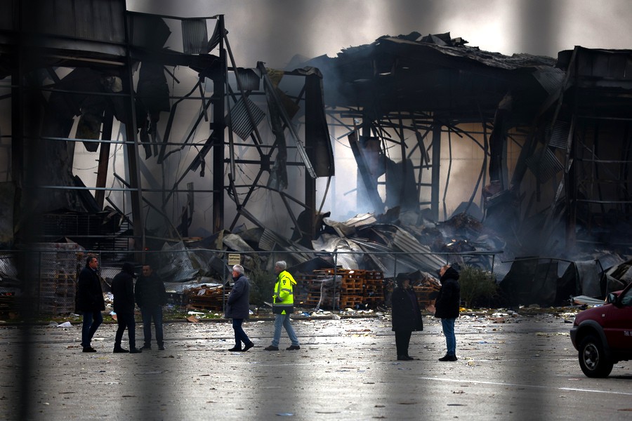 Φονική έκρηξη στη «Βιολάντα»: Οι αρχές εξετάζουν διαφυγή αερίου και σπινθήρα στους φούρνους