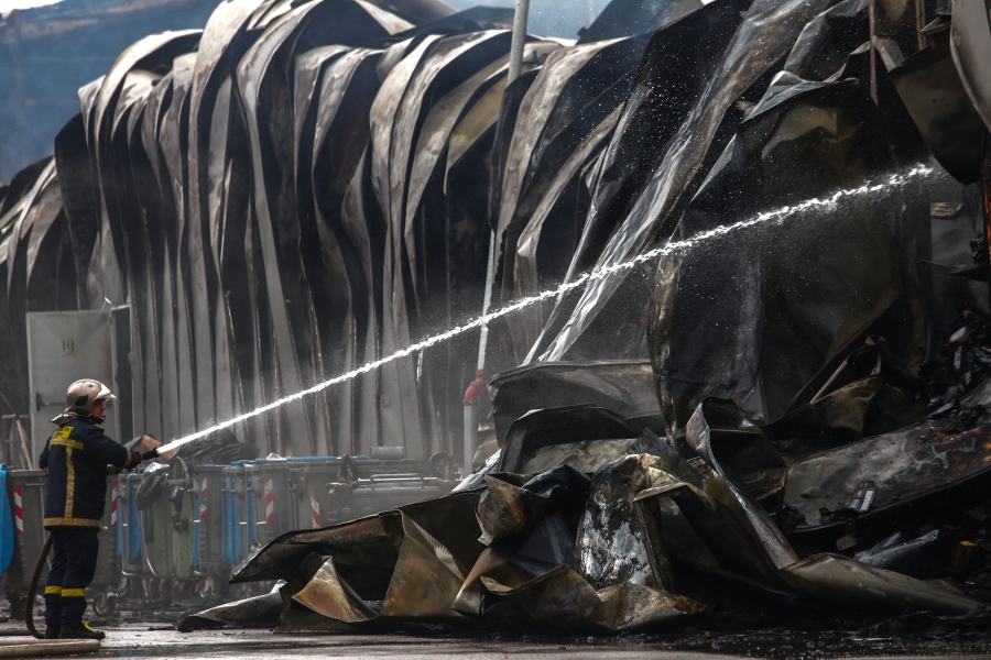 Έκρηξη στη «Βιολάντα»: Διαρροή προπανίου, αυθαίρετο υπόγειο και απουσία ανίχνευσης