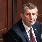 Viral ο Τσέχος πρωθυπουργός: Αγόρασε υδρόγειο για να «βρει» τη Γροιλανδία και έγινε στόχος χλευασμού (video)