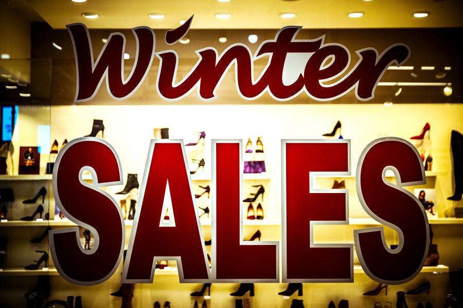 Ανοιχτά τα καταστήματα την Κυριακή των εκπτώσεων – Τι να προσέξουν οι καταναλωτές