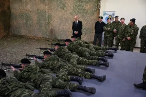 Η «Νέα Θητεία» ξεκινά: O Δένδιας αυστηρός για εκπαίδευση και σίτιση στρατευσίμων