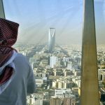 «Μαύρη τρύπα» 74 δισ. στη Σαουδική Αραβία – Το Βασίλειο γονατίζει λόγω του φθηνού πετρελαίου