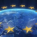 Σταθερό το ευρώ, «wait and see» από την ΕΚΤ