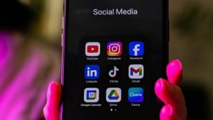 Αποκλεισμός των ανηλίκων από τη χρήση των social media και στην Ελλάδα