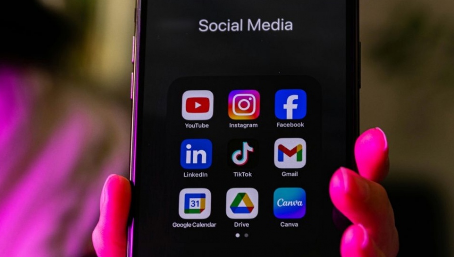 Αποκλεισμός των ανηλίκων από τη χρήση των social media και στην Ελλάδα