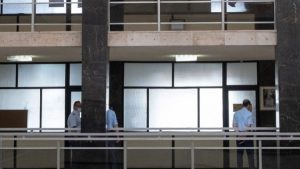 Ελεύθεροι οι ιδιοκτήτες της ταβέρνας στην Κομοτηνή με το ξύλινο δάπεδο που κατέρρευσε