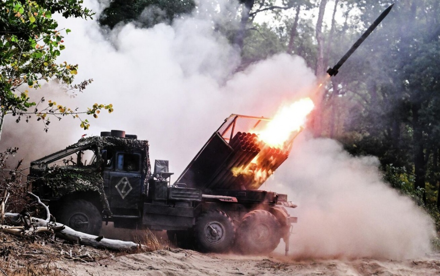 Σβήνουν την Δ. Ουκρανία, χτύπημα με 200 drones και Tu-95MS – Zelensky: Απέτυχε η αεράμυνα – Μόλις 13 χλμ από Χρυσό Μήλο