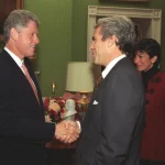 Κλίντον για Έπστιν: «Δεν είδα τίποτα, δεν έκανα τίποτα» - Ερωτήματα για τις πτήσεις και τις φωτογραφίες