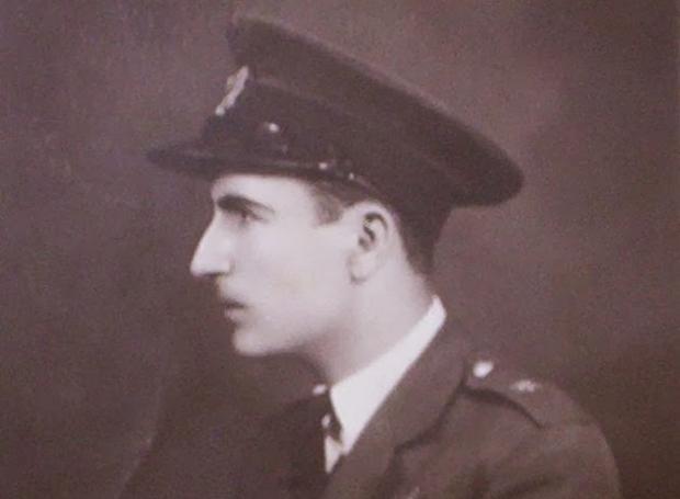 Σαν σήμερα 4 Φεβρουαρίου: Εκτελείται ο Κώστας Περρίκος, ο αεροπόρος που ανατίναξε τα γραφεία των Ναζί στη Γλάδστωνος