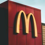 Η νέα γεωγραφία του fast food στην Ελλάδα: Ποια brands κερδίζουν έδαφος και γιατί