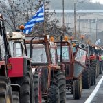 Τρακτέρ και η κατάσταση της κυκλοφορίας – Ανοιχτή η εθνική οδός Αθηνών – Λαμίας