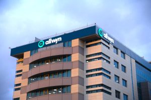 Allwyn: Ομόλογο 500 εκατ.€ για το deal με ΟΠΑΠ - Πού τοποθετούν τη μόχλευση Moody’s και S&P