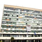 Σοβαρά επεισόδια έξω από το ΑΠΘ τα ξημερώματα: Στο νοσοκομείο αστυνομικός και νεαρή γυναίκα