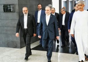 Συνομιλίες Ιράν-ΗΠΑ στο Ομάν: Καλή αρχή, δύσκολη συνέχεια