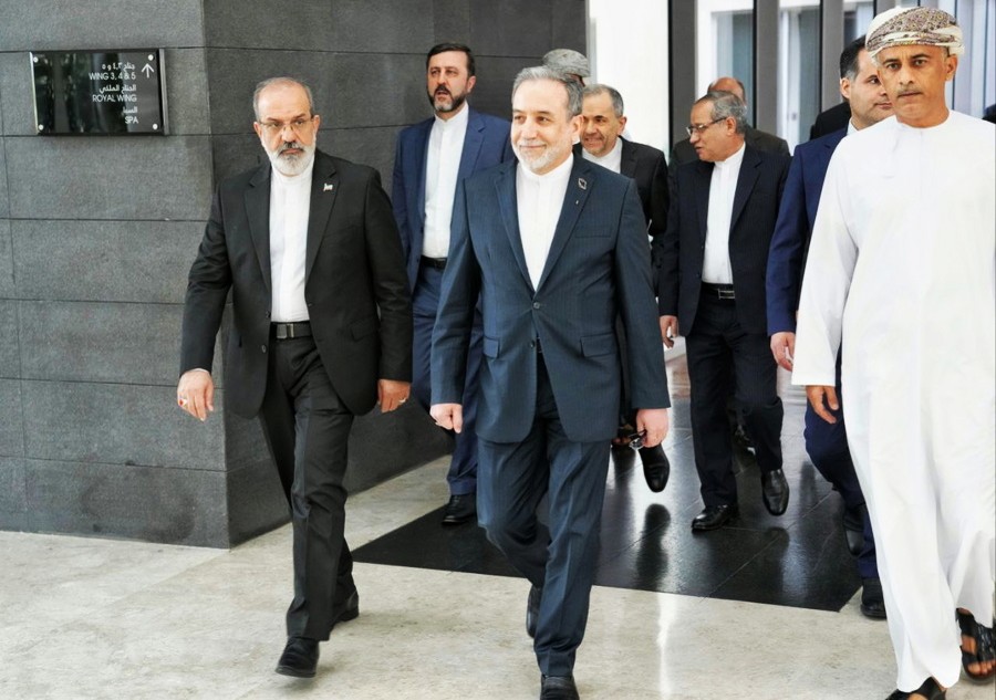 Συνομιλίες Ιράν-ΗΠΑ στο Ομάν: Καλή αρχή, δύσκολη συνέχεια