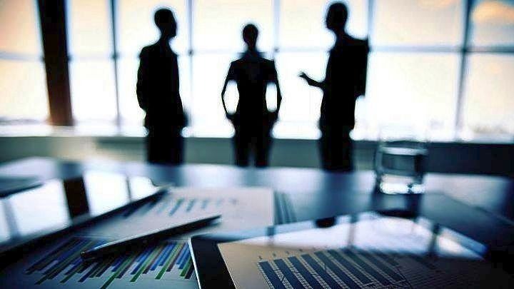 Οι Έλληνες δουλεύουν έξι μήνες το χρόνο για να πληρώνουν φόρους και εισφορές