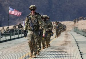 O Trump δεν πρόκειται να στείλει χερσαίες δυνάμεις στο Ιράν - Αερολογίες οι προτροπές στον ιρανικό λαό