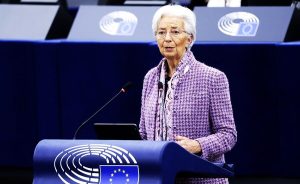 Πιθανή υποψηφιότητα Λαγκάρντ για την Προεδρία της Γαλλίας