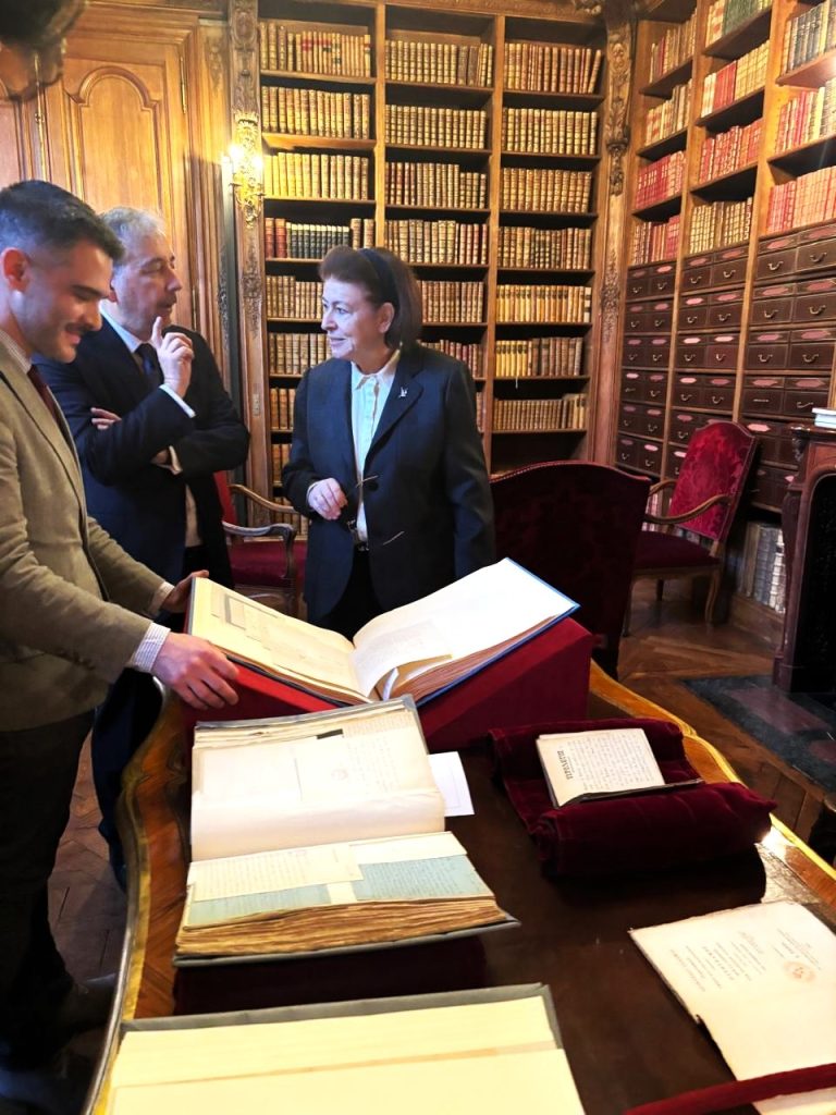 Παγκόσμια Ημέρα Ελληνικής Γλώσσας: Ιστορική αναγνώριση από την UNESCO με παγκόσμιο συμβολισμό