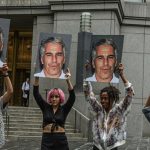 «Θα ανταλλάξεις μία από τις Ρωσίδες σου;» - Τα emails που στοιχειώνουν τη Wall Street - Στον… βούρκο του Epstein η δυτική ελίτ