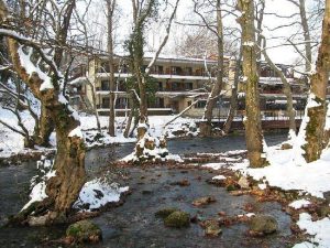 Ποιο είναι το παραμυθένιο ξενοδοχείο Βέρμιο στη Νάουσα που βγαίνει σε διαγωνισμό ύψους 48 εκατ. ευρώ