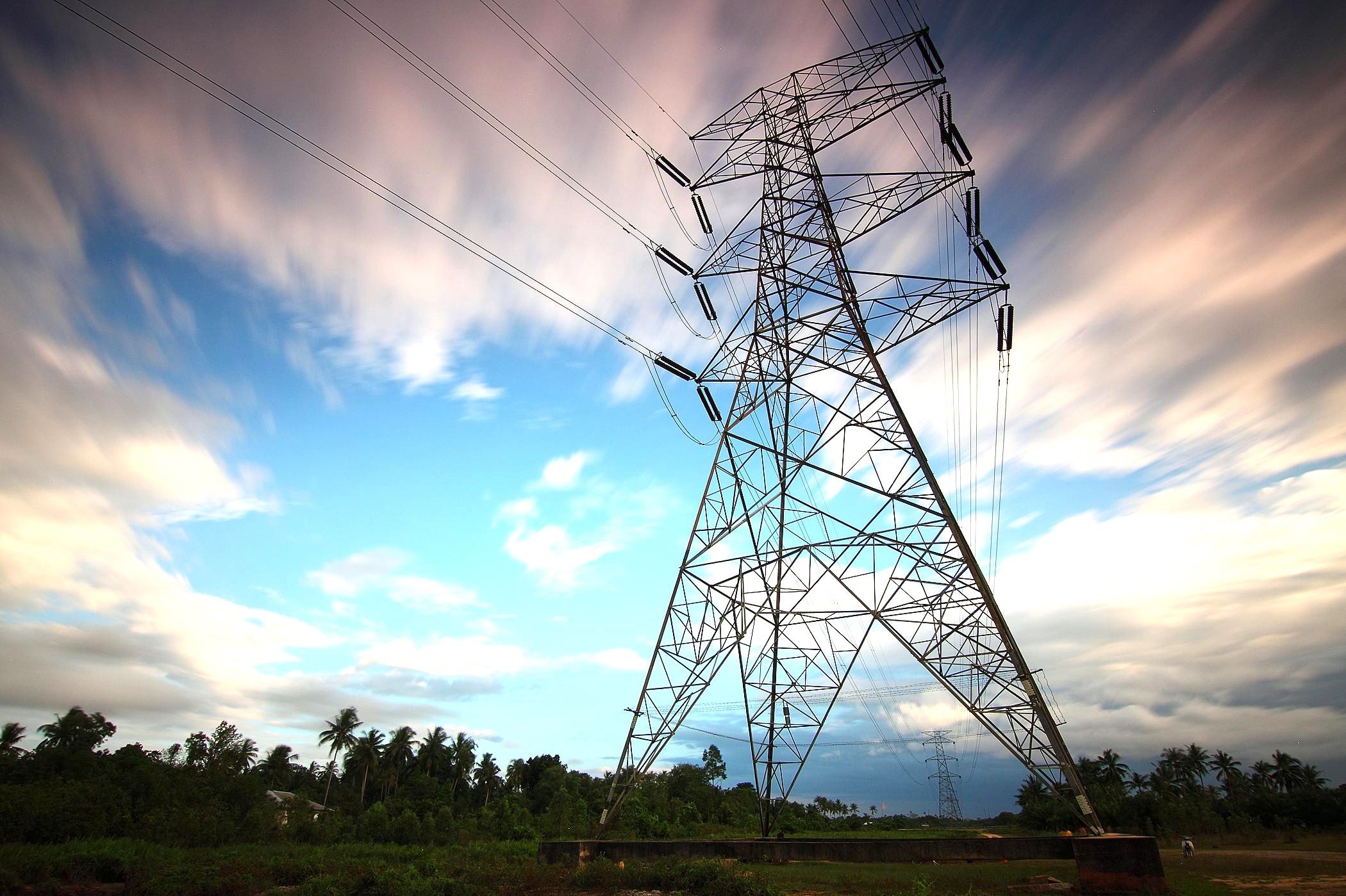 Τα «νερά» της ΔΕΗ έριξαν την τιμή του ρεύματος μέχρι τα 27 ευρώ ανά MWh. Τα οφέλη για νοικοκυριά και επιχειρήσεις