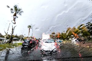 Αλλάζει ο καιρός το τριήμερο: Πτώση θερμοκρασίας και τοπικές καταιγίδες - Η πρόγνωση για Καθαρά Δευτέρα