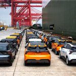 WSJ: Η φούσκα των EV σκάει – Ζημιές 50 δισ. για GM, Ford και Stellantis