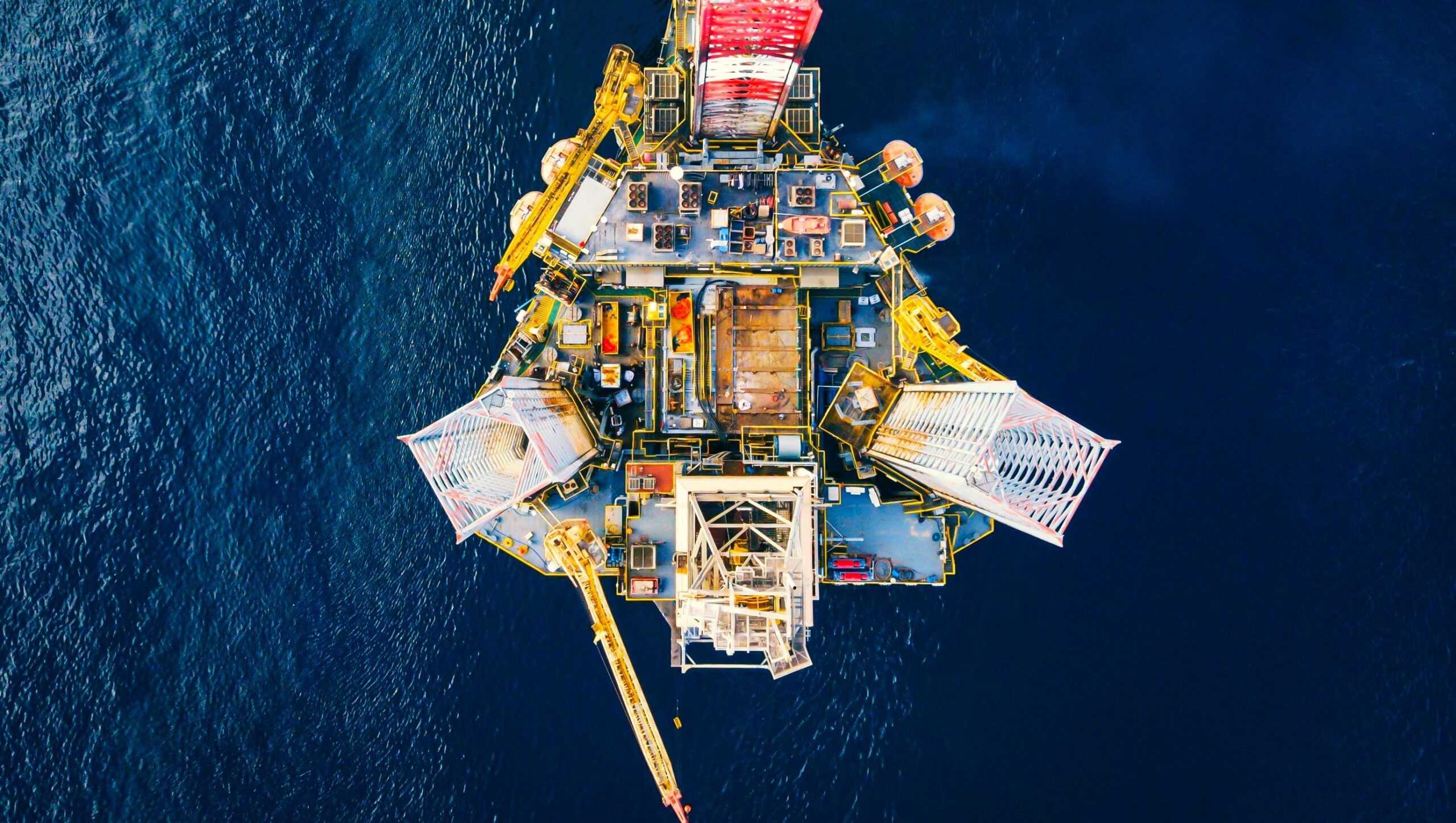 Αμερικανική ενεργειακή αντεπίθεση: Exxon, Chevron και νέες συμφωνίες σε όλο τον κόσμο