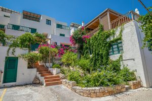 Elxis At Home in Greece: Υποχωρεί το ενδιαφέρον για αγορά μεγάλων εξοχικών κατοικιών στην Ελλάδα - Financial Report