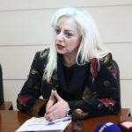 Υπόθεση Παναγόπουλου: Η Άννα Στρατινάκη παραιτήθηκε λόγω της εμπλοκής του συζύγου της