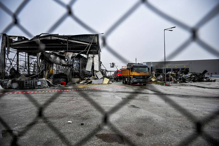 «Πάγωσαν» οι έρευνες στη Βιολάντα: Φόβοι για νέα έκρηξη μετά τη φονική τραγωδία στα Τρίκαλα