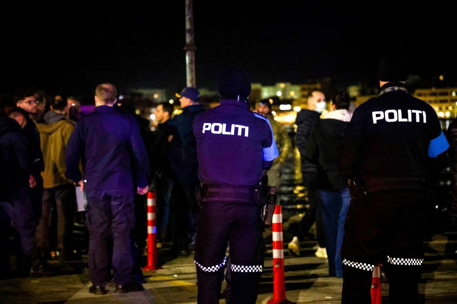 Τραγωδία στη Χίο: Πώς έγινε το πολύνεκρο δυστύχημα - Χωρίς φώτα το σκάφος των διακινητών