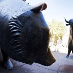 «Λύγισαν» τα ευρωπαϊκά ταμπλό: Πτώση άνω του 1% στον Stoxx 600 με φόντο ΕΚΤ και BoE