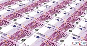 Το ευρώ υποχωρεί σε χαμηλά 4 μηνών
