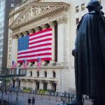 Το νέο σκηνικό στους δασμούς προκαλεί νευρικότητα στη Wall Street