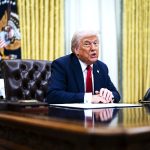 Τραμπ καλεί εφοπλιστές να περάσουν τα Στενά του Ορμούζ: «Μην φοβάστε»