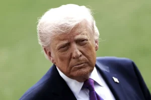 Σε θέση ισχύος οι ΗΠΑ: Ο Τραμπ «παγώνει» προς το παρόν τη συμφωνία με το Ιράν