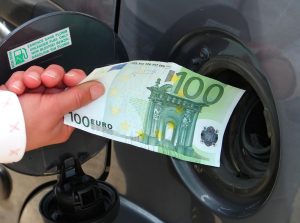 Οδηγίες Ε.Ε. για μείωση φόρων καυσίμων και ΦΠΑ στην Ευρώπη 2026