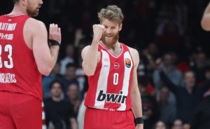 Τυφώνας Ολυμπιακός τάπωσε τη Φενέρ ανήμερα της ιστορικής επετείου της 17ης Μαρτίου: 104 - 87 σε άνετο περίπατο