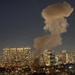 Μία νεκρή και πάνω από 20 τραυματίες από ιρανική πυραυλική επίθεση στο Ισραήλ