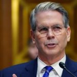 Ο υπουργός Οικονομικών των ΗΠΑ, Scott Bessent, ανακοίνωσε ότι άμεσα θα βομβαρδιστεί με επιθέσεις σοκ το Ιράν - Θα χτυπάμε για εβδομάδες