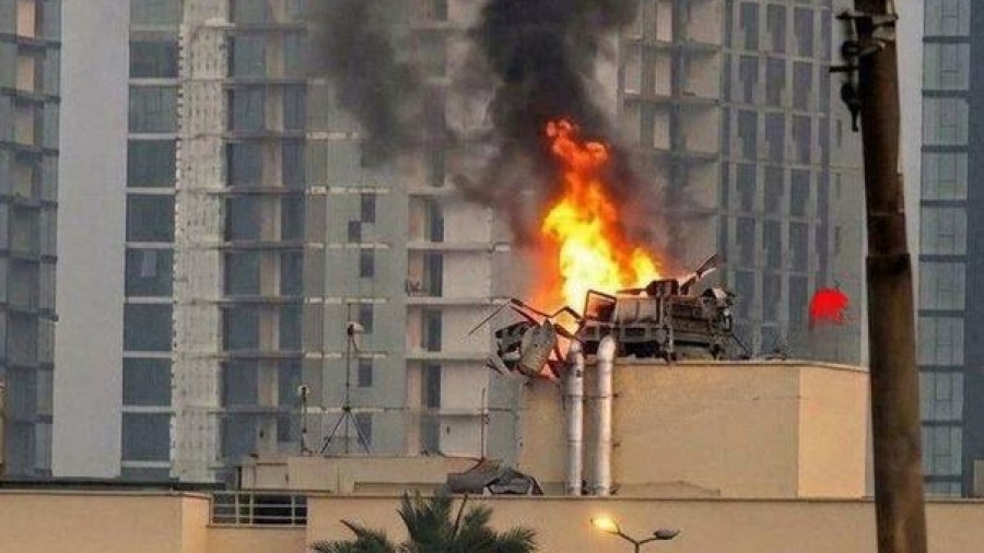 Καπνός υψώνεται από την αμερικανική πρεσβεία στη Βαγδάτη του Ιράκ μετά την επίθεση με drones