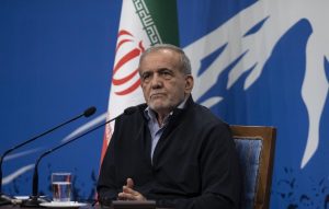 Θρησκευτική έκρηξη: Ο πρόεδρος του Ιράν Pezeshkian προειδοποιεί – «Η δολοφονία του Ali Khamenei είναι κήρυξη πολέμου στους Σιίτες παγκοσμίως»