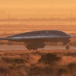 Το νέο «αόρατο» βομβαρδιστικό των ΗΠΑ στον αέρα... Το B-21 Raider πέταξε δίπλα σε KC-135 - Πρώτο μεγάλο τεστ